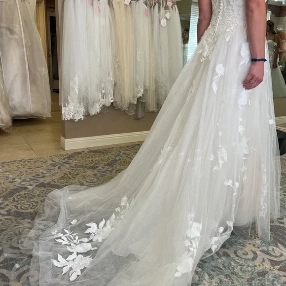 NEW Wedding Dress - Maggie Sottero